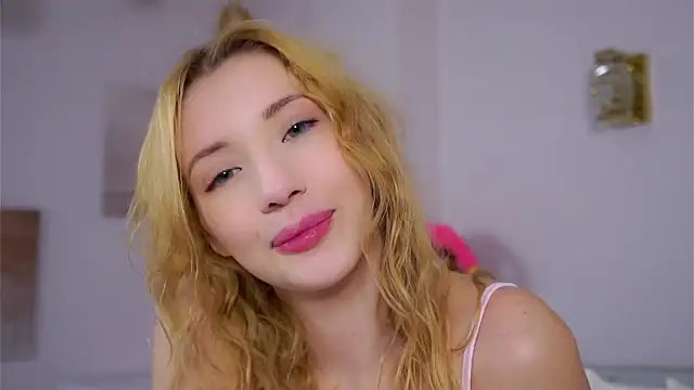 SunnivaCovil's Live XXX Chat