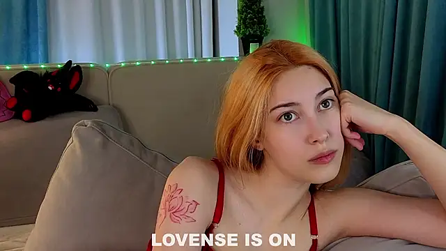 AngelicRice Adlı Modelin Canlı XXX Sohbeti