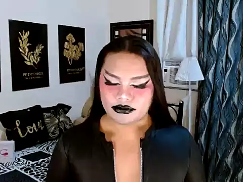 Živý XXX chat TSbrianaHugeCock