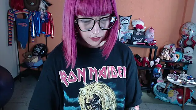 Chat +18 de MissMiia2 ao vivo