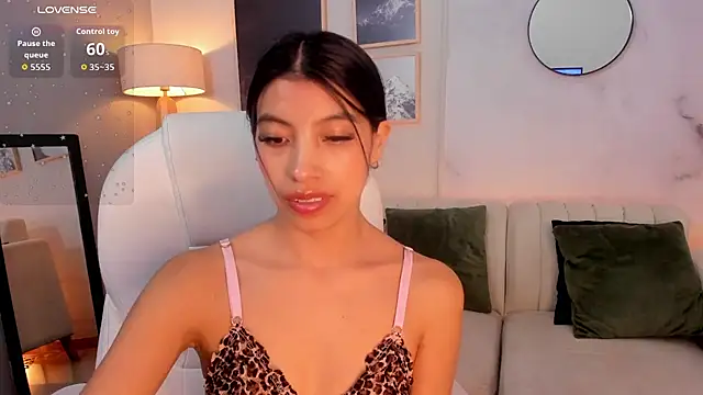 Chat +18 de Tiffany_Low ao vivo