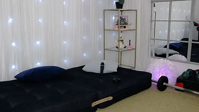 SarahRaynex Adlı Modelin Canlı XXX Sohbeti