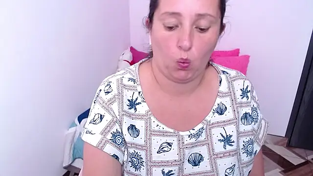 Онлайн чат XXX CristialJones_