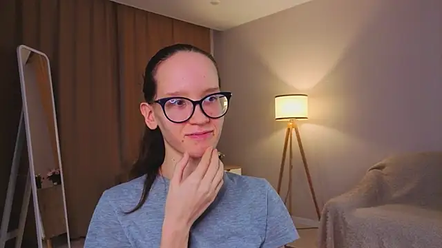 BettyBrowni: διαδικτυακό σόου στην κάμερα