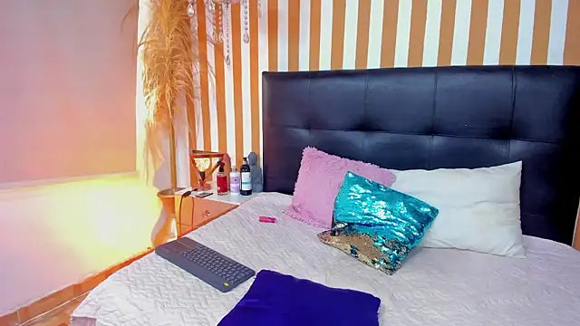 Chatroom XXX en direct de LunaToledo