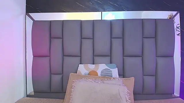 _MiaBrown_ Chat XXX live