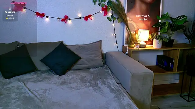 Chat +18 de FieryPolly ao vivo