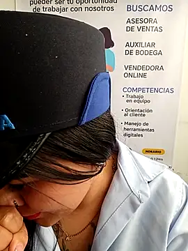 MAYE__13: онлайн-секс-чат