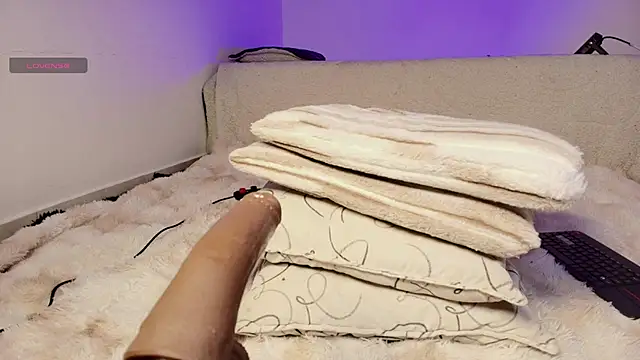 Madeline_Dreams' Live XXX Chat