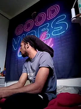 Mikaaa97 élő XXX-chatje