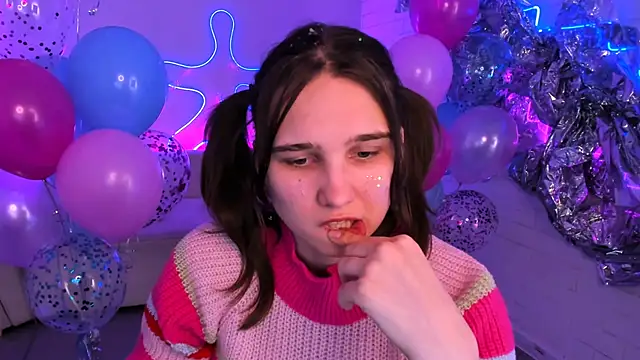 Chat +18 de TessaMill ao vivo