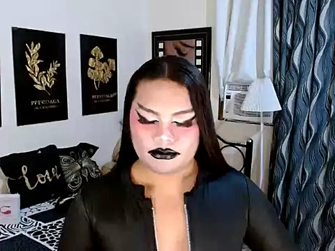 TSbrianaHugeCock Pertunjukan Webcam