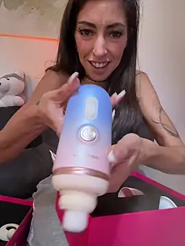 Chatroom XXX en direct de Amani_thewolf