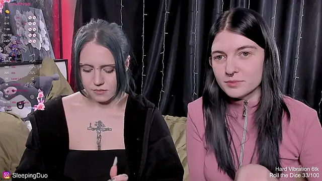 Pertunjukan Kamera Web SleepingDuo