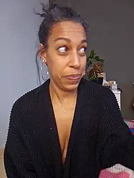 Goldenlace Adlı Modelin Canlı XXX Sohbeti