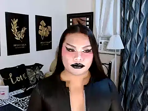 TSbrianaHugeCock: онлайн-секс-чат