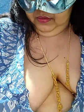 tamilthanushri Chat XXX in diretta