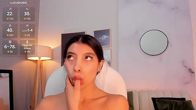 Tiffany_Low élő XXX-chatje