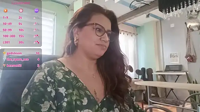 دردشة Vesper_Vixen الجنسية المباشرة