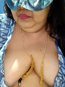 tamilthanushri Adlı Modelin Canlı XXX Sohbeti