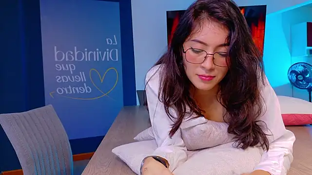 دردشة We_DM الجنسية المباشرة