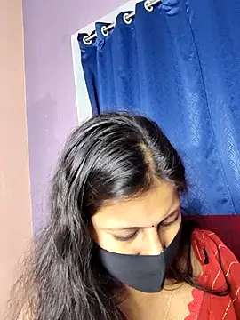 noty_girl2 – Kamerová šou