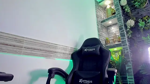 عرض كام Adonis_hot