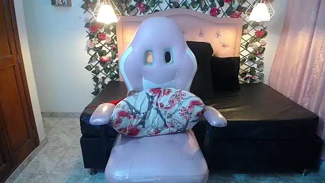 دردشة LucyCute_1 الجنسية المباشرة