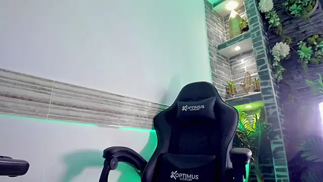 Adonis_hot's Live XXX Chat