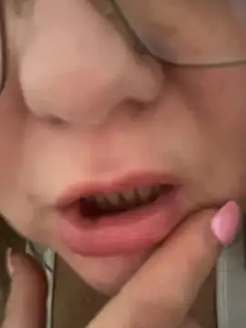 MikyVesela élő XXX-chatje