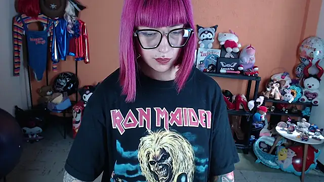 Chat +18 de MissMiia2 ao vivo