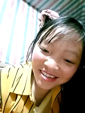 Minkine022 在線直播表演