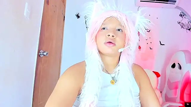 Chat XXX en directo de Emily_Coper18