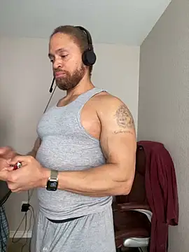 Chatroom XXX en direct de Fathero1time