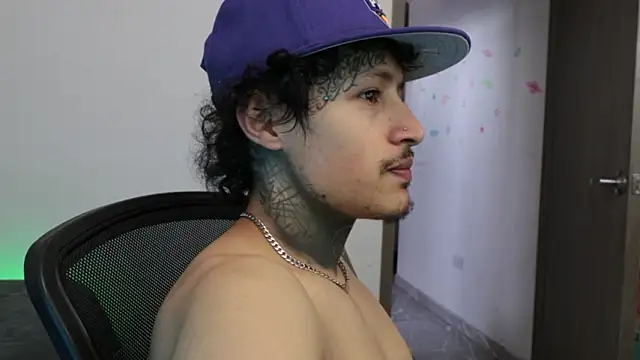 Chatroom XXX en direct de trieone