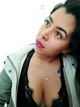 Chat XXX en directo de Luianna