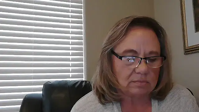 BustyAnnie's Live XXX Chat