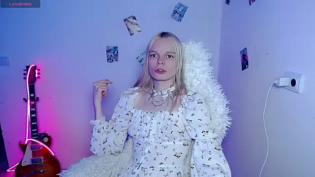 Emily_Nyaffee Chat XXX live