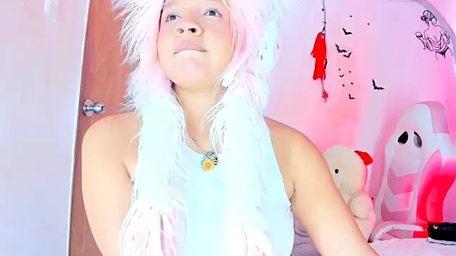 Emily_Coper18's Live XXX Chat