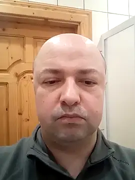 Luceriusbigass élő XXX-chatje