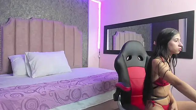 Chat +18 de sophie_taylorr_ ao vivo