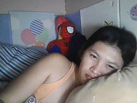 leamorena: онлайн-секс-чат