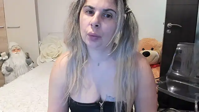 sweetemy4u's Live XXX Chat