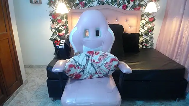 دردشة LucyCute_1 الجنسية المباشرة