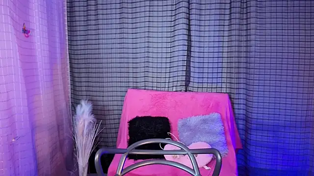 Онлайн чат XXX Kayleemorales