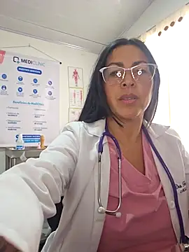 JustSamantha_ Show in webcam