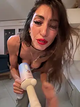 Chatroom XXX en direct de Amani_thewolf