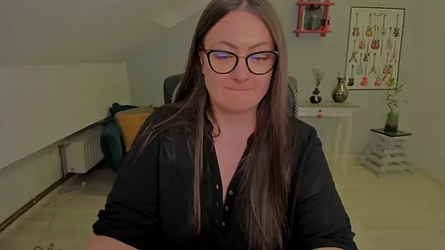 MistressDarrah's Live XXX Chat