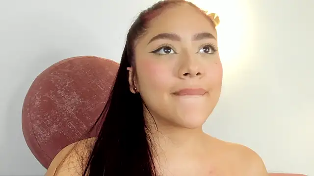 nicolle_pierce Chat XXX live