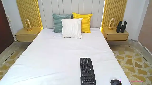 WildScarlet Chat XXX live